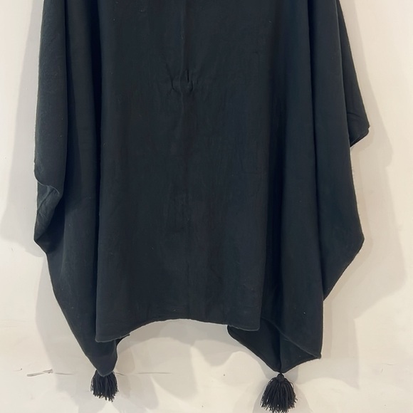 Cleobella Black Wrap Sevigny Capelet Shawl Tassels Poncho Open Front OS - Picture 13 of 14